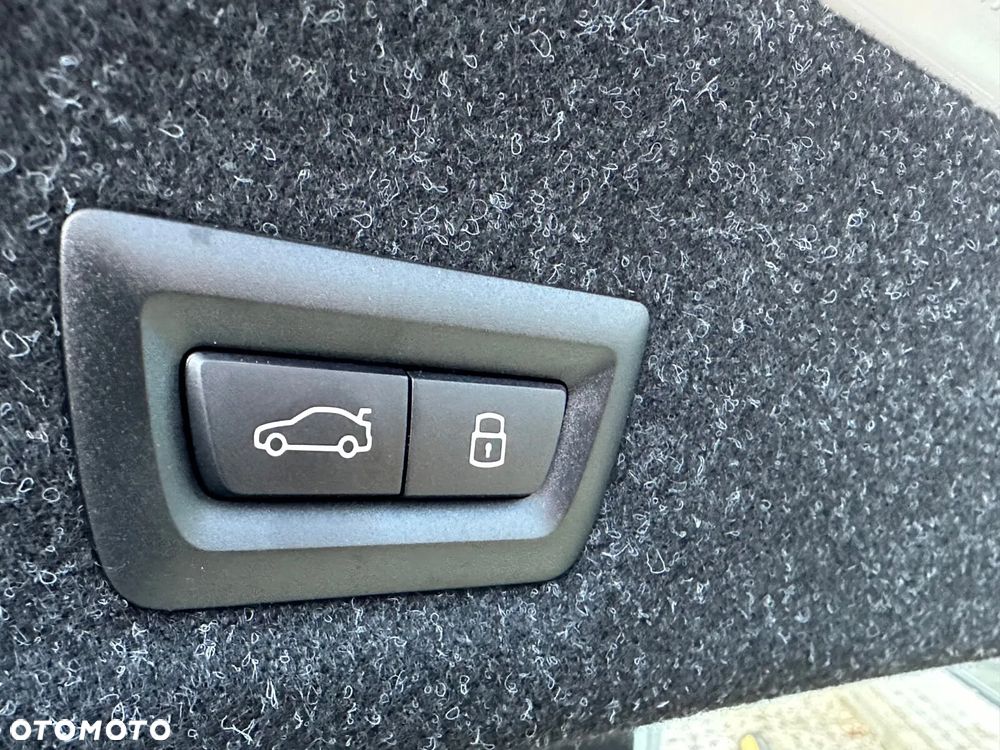 BMW Seria 3 318d MHEV M Sport - 8