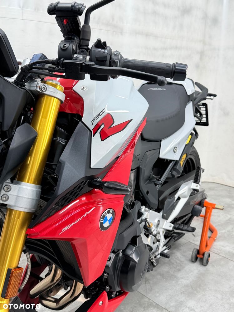 BMW F - 4