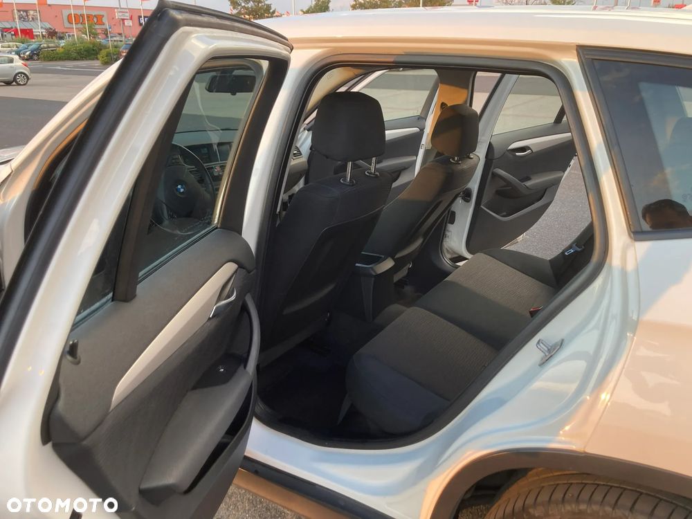 BMW X1 sDrive18d - 12
