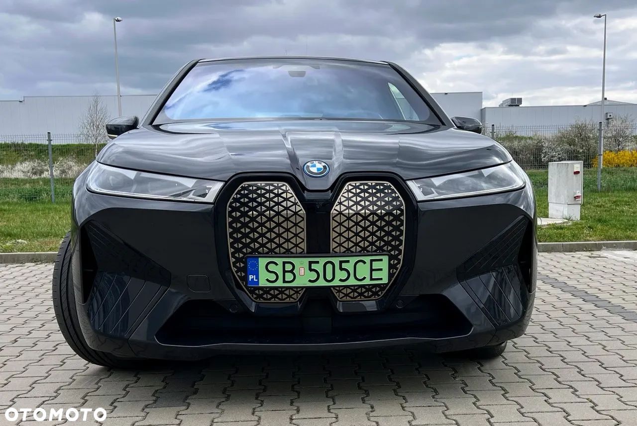 BMW iX - 1
