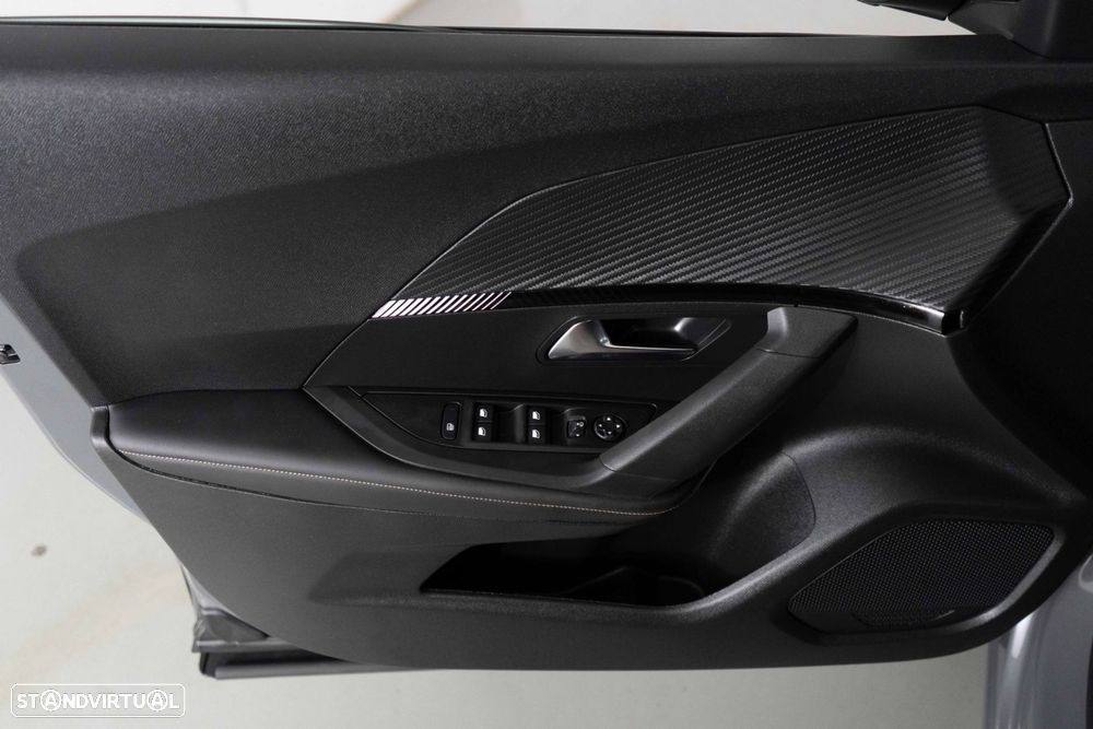 Peugeot 2008 1.2 PureTech Allure Pack EAT8 - 22