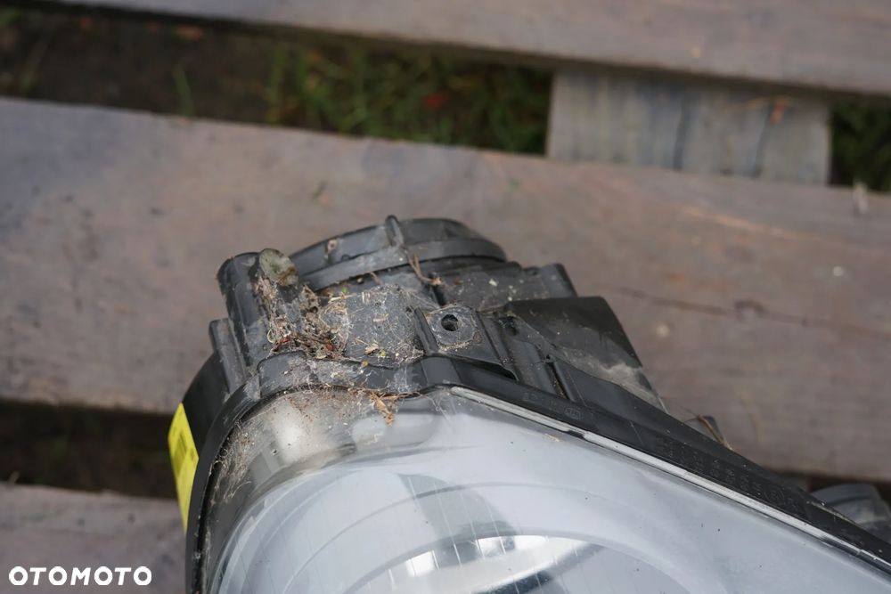 Lampa przód przednia prawa VW Golf V Anglik - 2