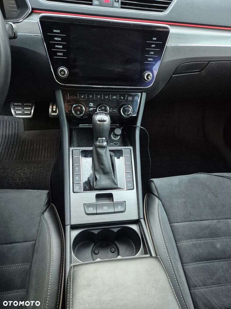 Skoda Superb 2.0 TDI SCR 4x4 Scout DSG - 13