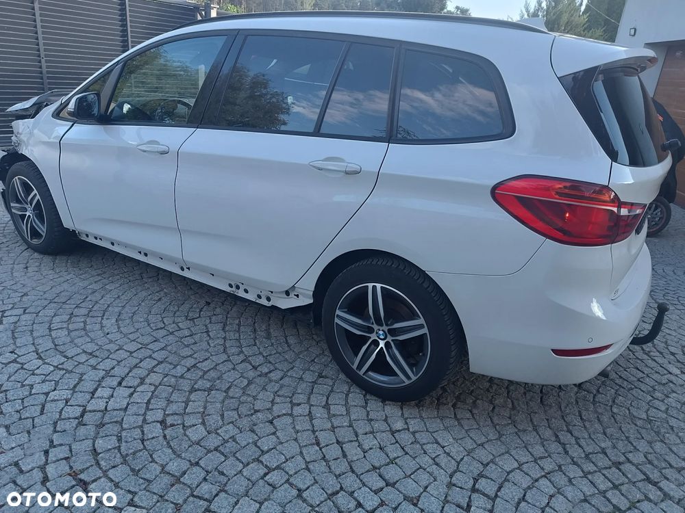 BMW Seria 2 218d Sport Line - 6