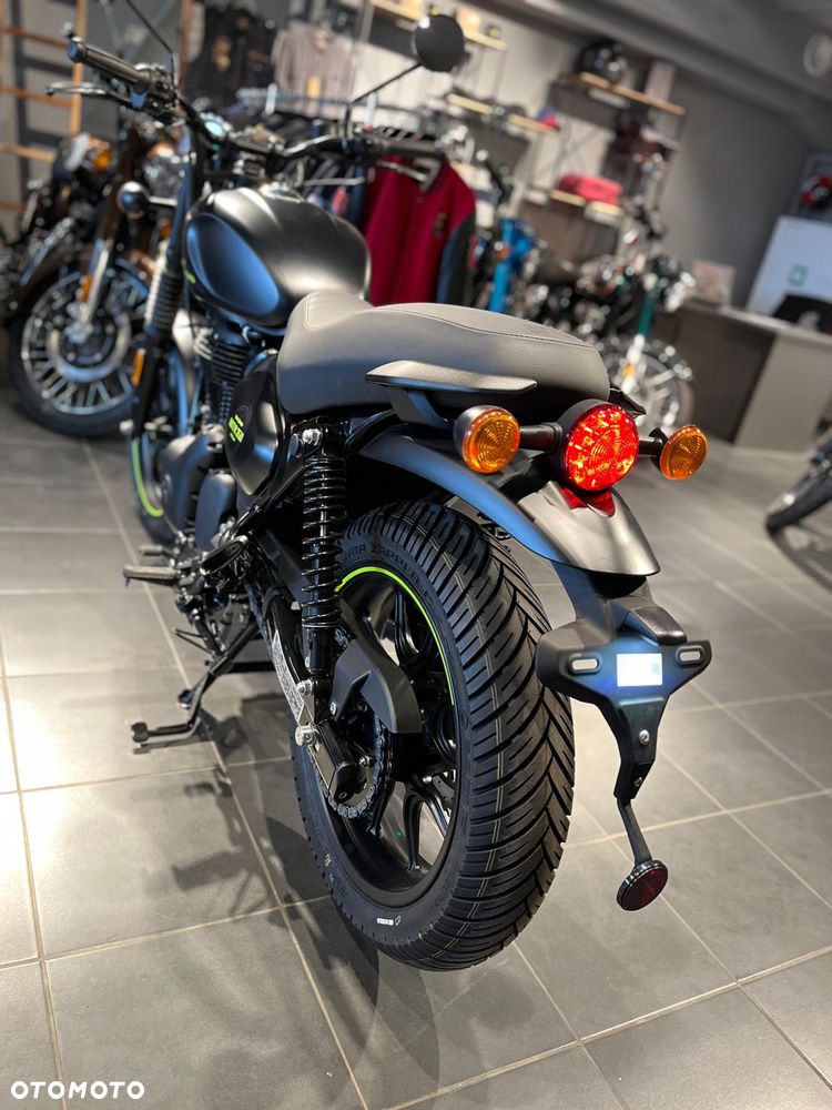 Royal Enfield HNTR - 4