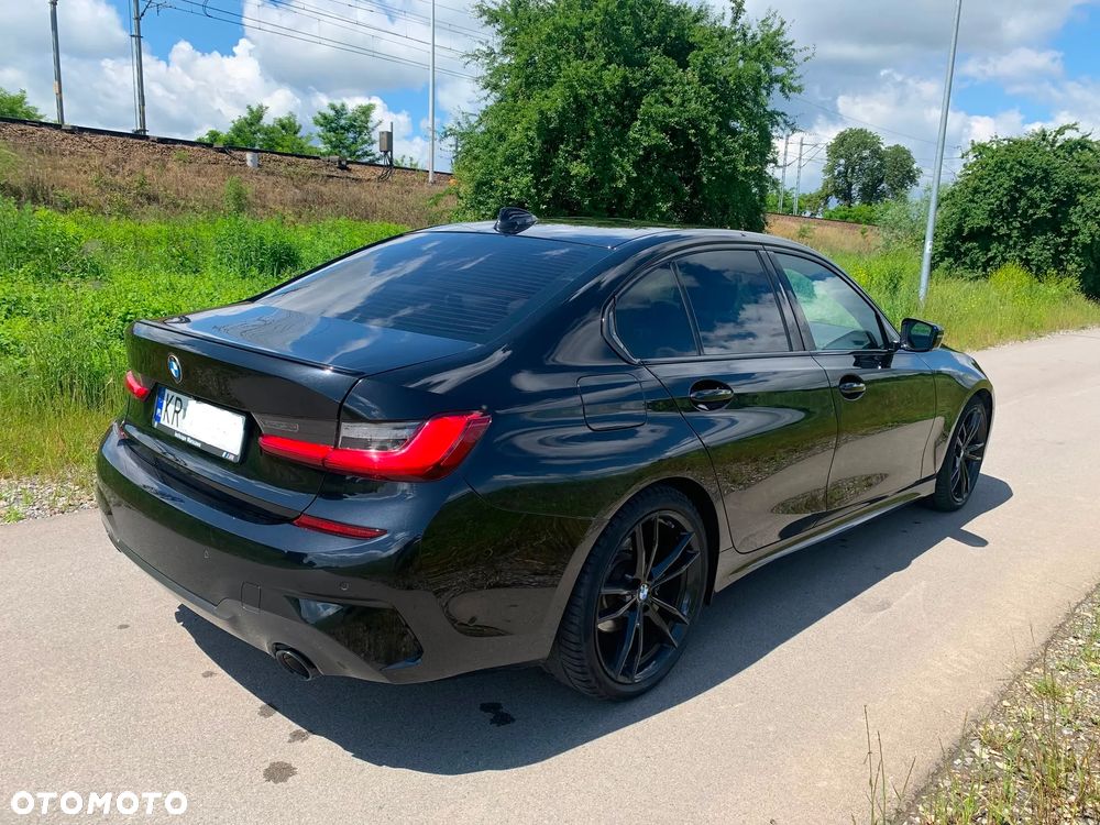 BMW Seria 3 320d xDrive M Sport Shadow - 11