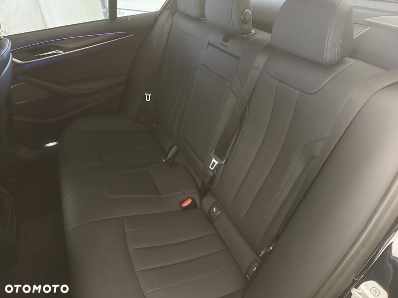 BMW Seria 5 520d xDrive MHEV M Sport sport - 14