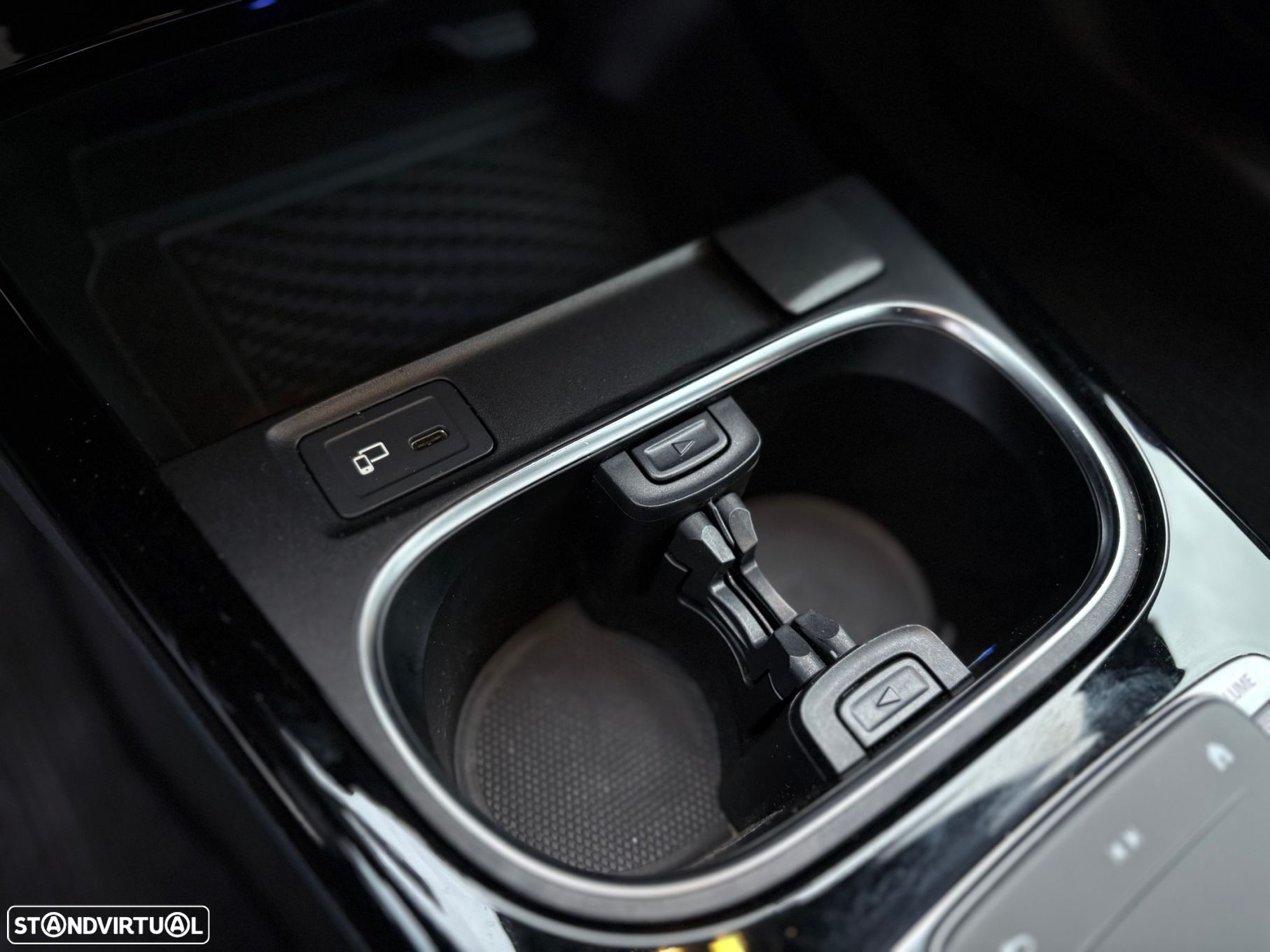 Mercedes-Benz A 180 7G-DCT Progressive - 24