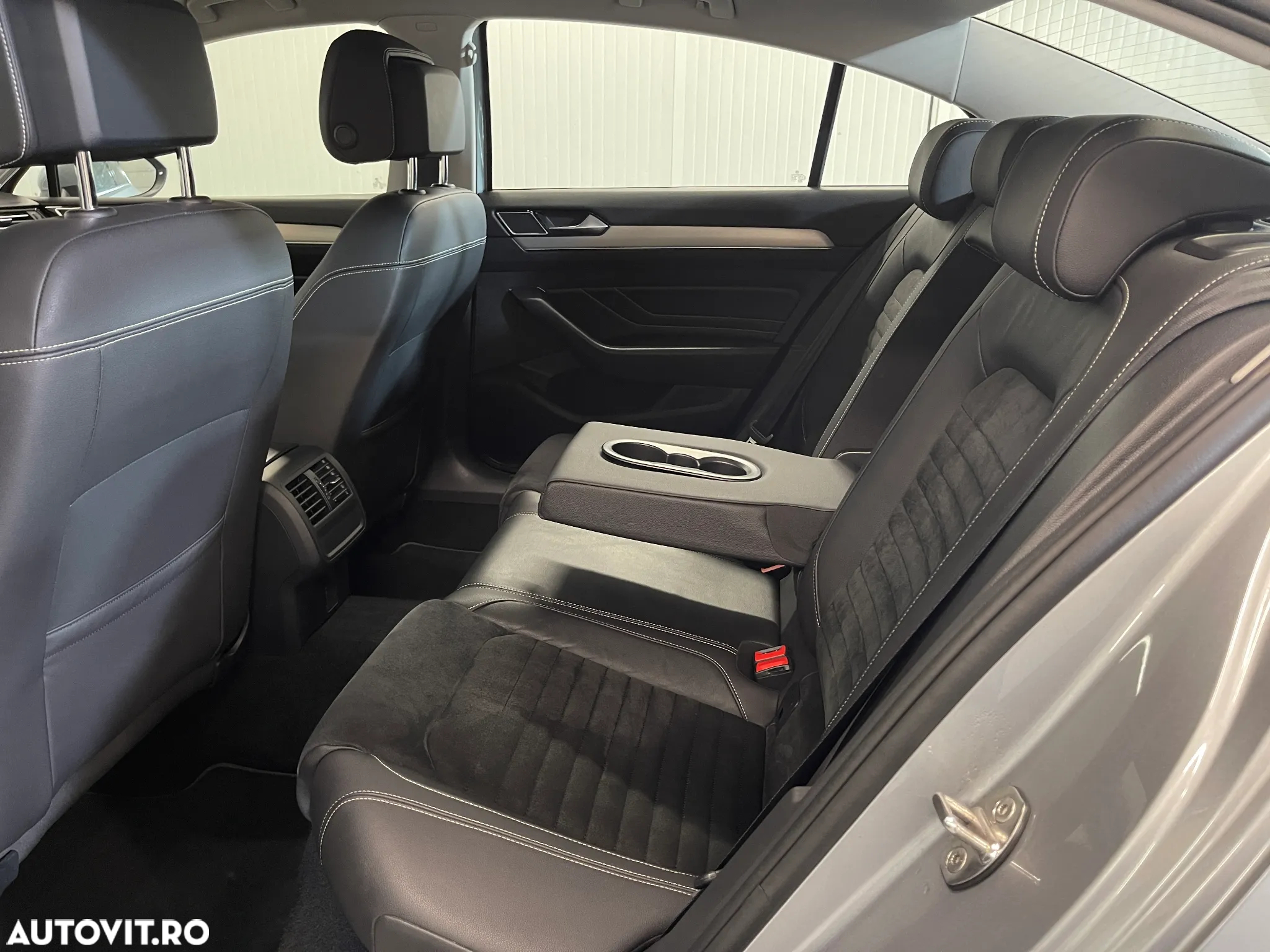 Volkswagen Passat 2.0 TDI DSG Highline - 11
