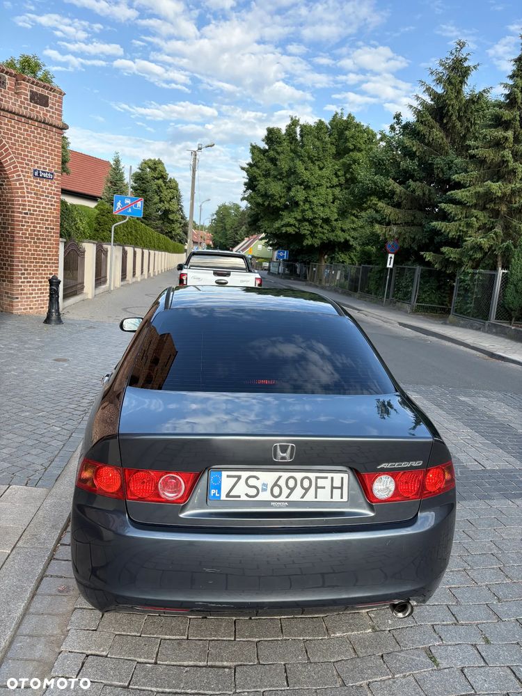 Honda Accord 2.0 Comfort - 17