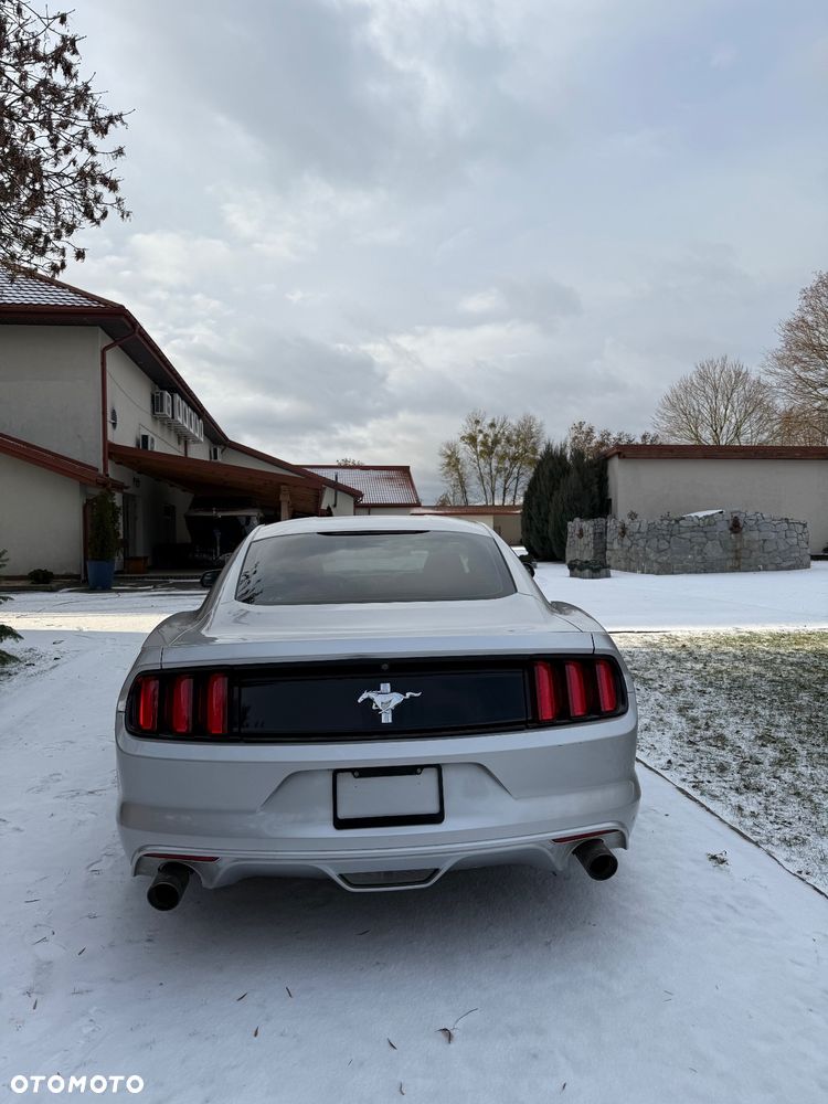 Ford Mustang 3.7 V6 Premium - 12