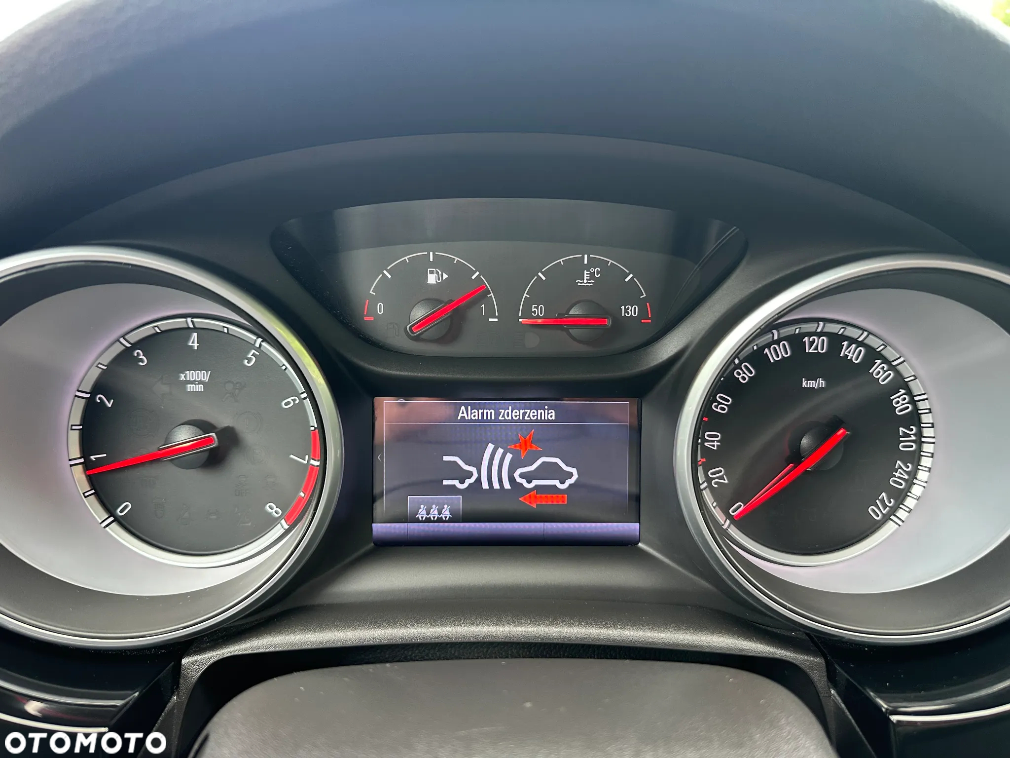 Opel Astra 1.4 Turbo 120 Jahre - 25