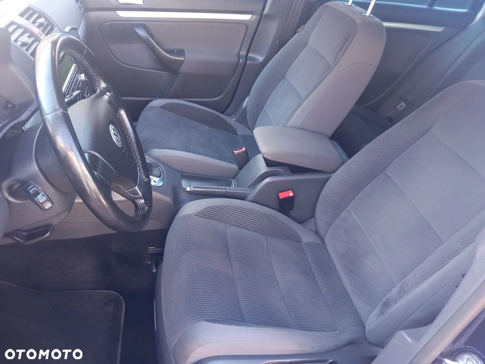 Volkswagen Golf 1.4 TSI DSG MATCH - 34