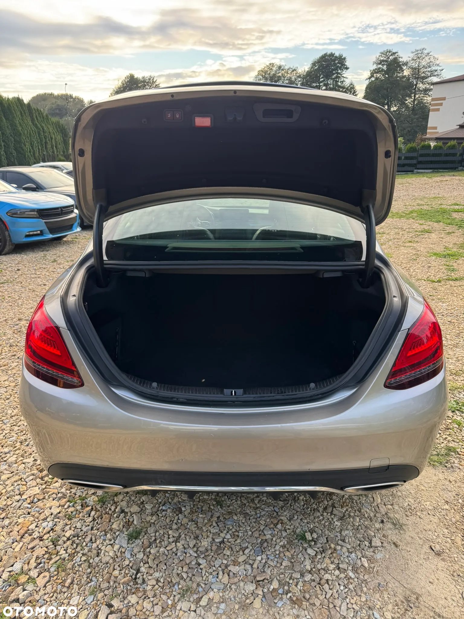 Mercedes-Benz Klasa C 300 4Matic 9G-TRONIC Edition AMG Line - 31