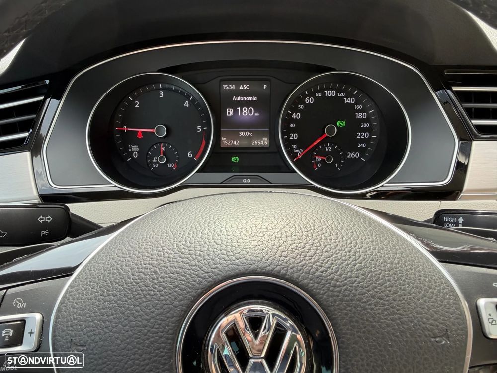 VW Passat Variant - 15