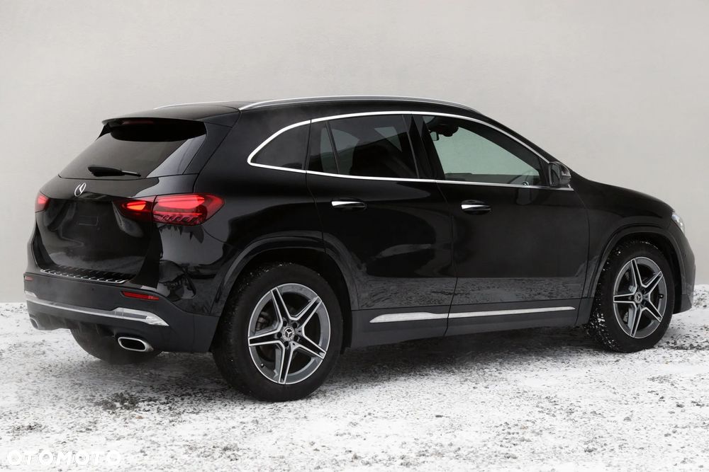 Mercedes-Benz GLA 200 d 4Matic 8G-DCT AMG Line - 3