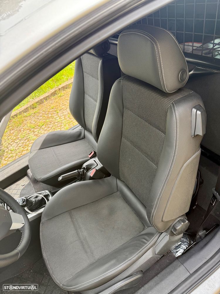 Opel Astra GTC 1.9 CDTI - 12