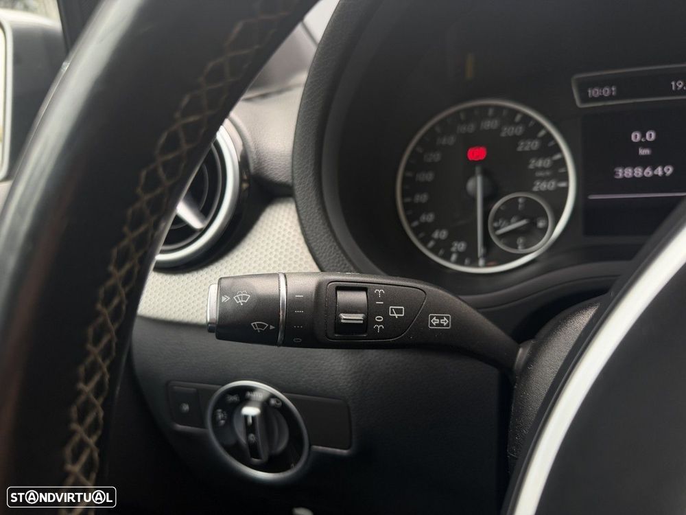 Mercedes-Benz B 180 CDI BlueEFFICIENCY - 32