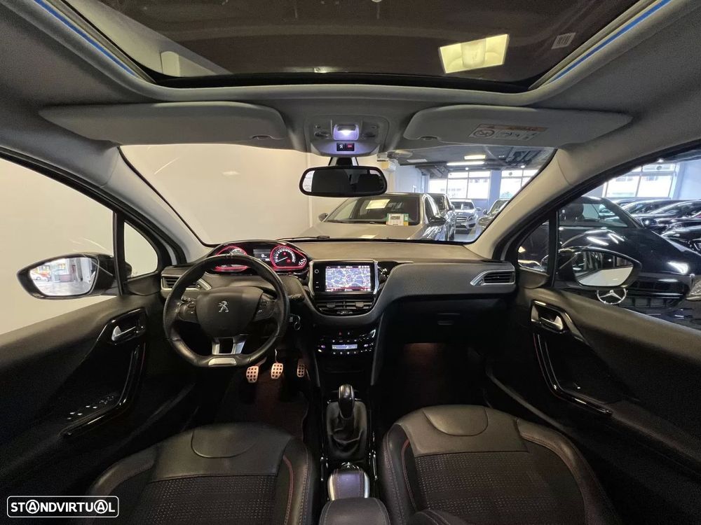 Peugeot 2008 1.2 PureTech GT Line - 4