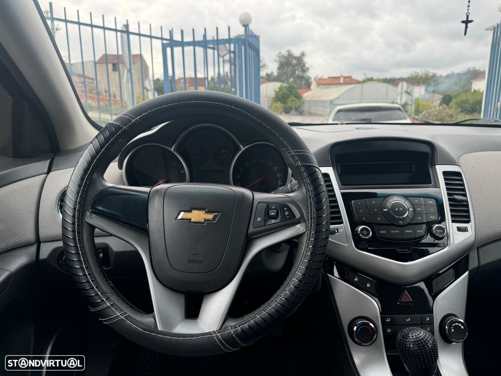 Chevrolet Cruze 1.6 LS - 16