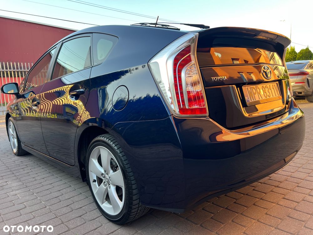 Toyota Prius (Hybrid) Executive - 15