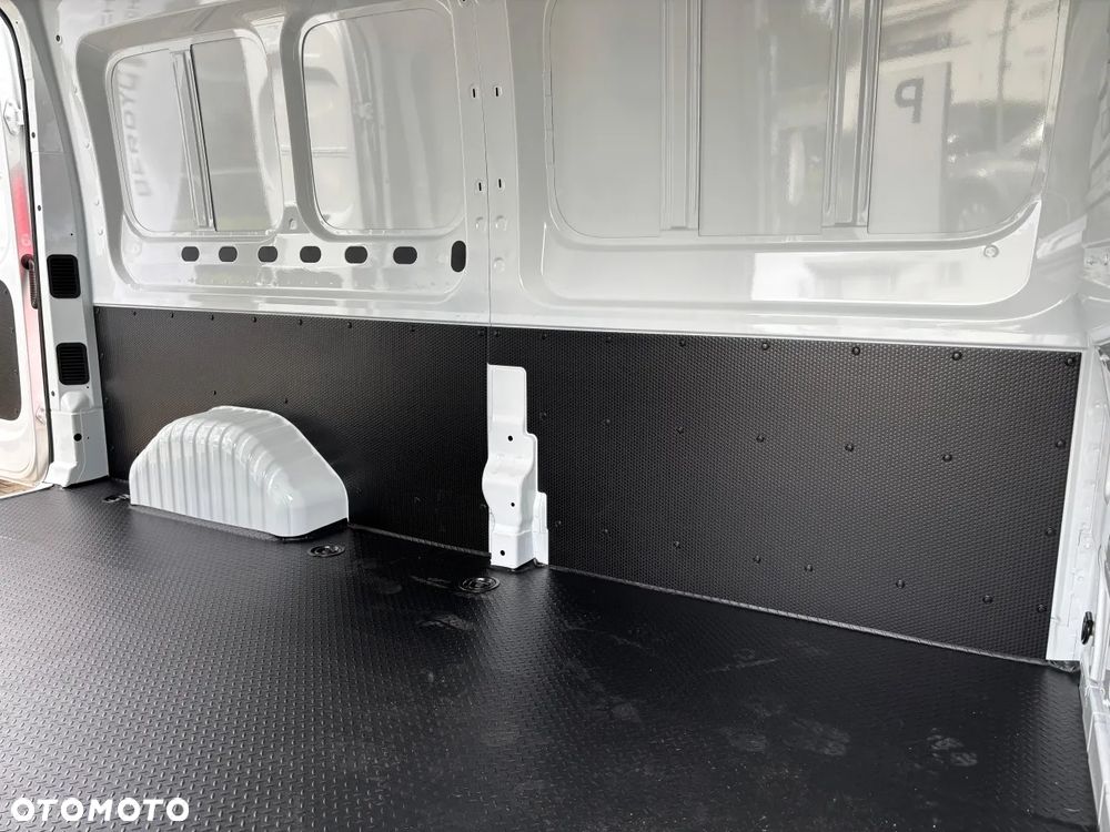 Maxus Deliver 9 - 22