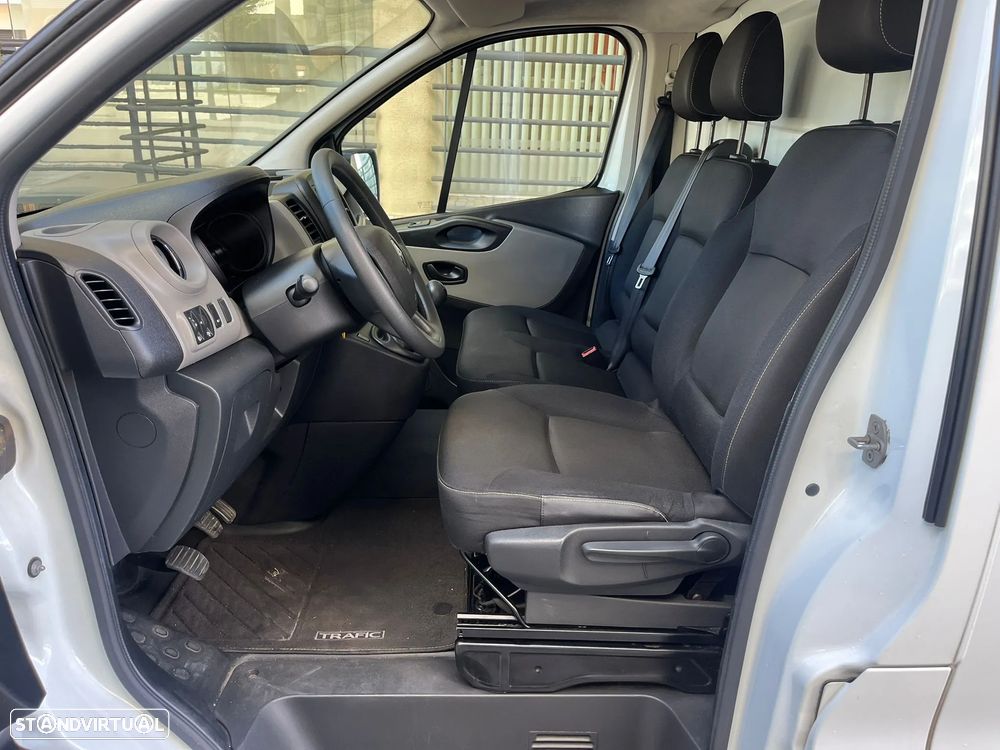 Renault TRAFIC 1.6DCI 125HP SS L2H2 1.2T - AC / IVA DEDUTIVEL - 19