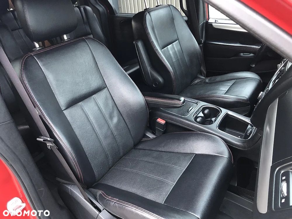 Dodge Grand Caravan 3.6 R/T - 35
