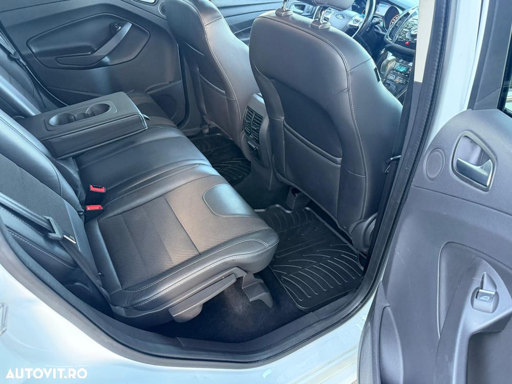 Ford Kuga 2.0 TDCi 4WD Powershift ST-Line - 17