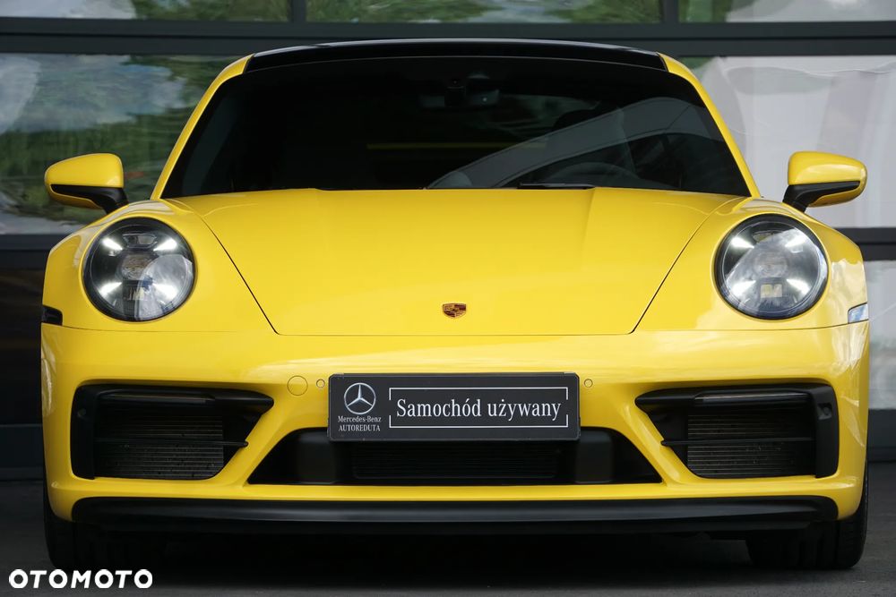Porsche 911 Carrera 4 GTS PDK - 3