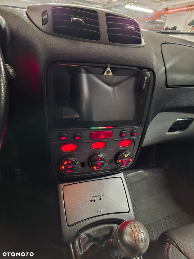 Alfa Romeo GT 1.9JTD 16V Q2 - 25