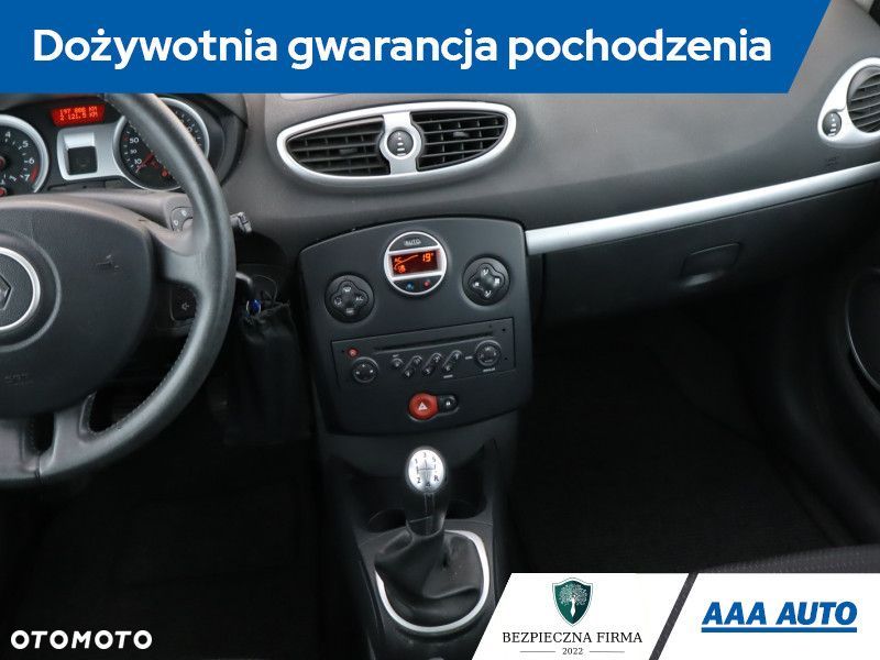 Renault Clio - 10