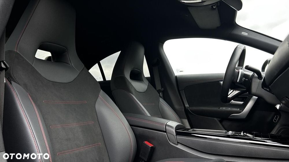 Mercedes-Benz CLA 200 mHEV AMG Line 7G-DCT - 25