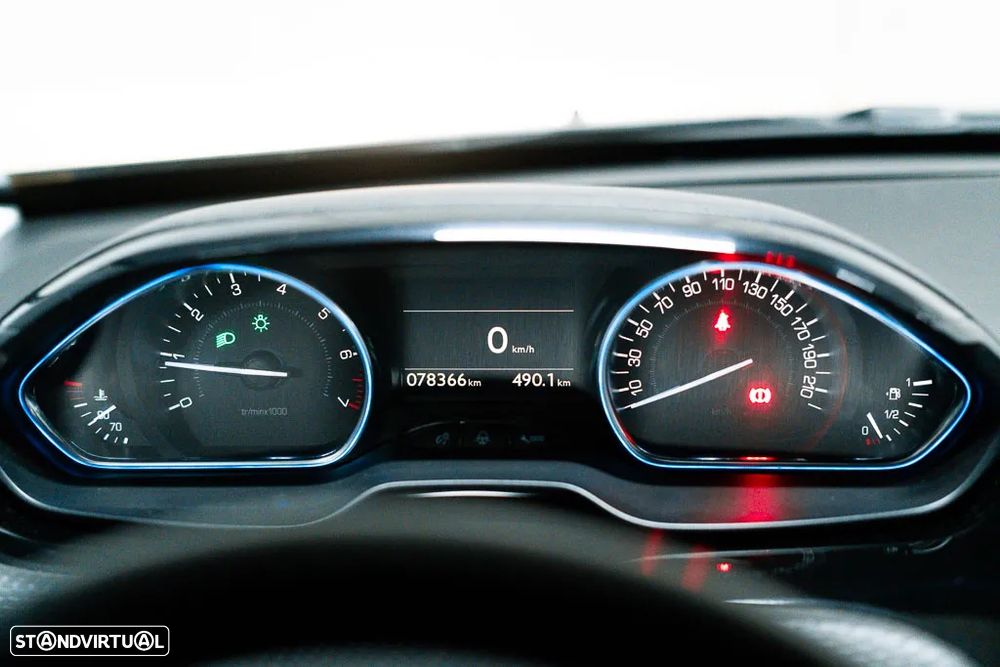 Peugeot 2008 1.2 PureTech Allure - 15