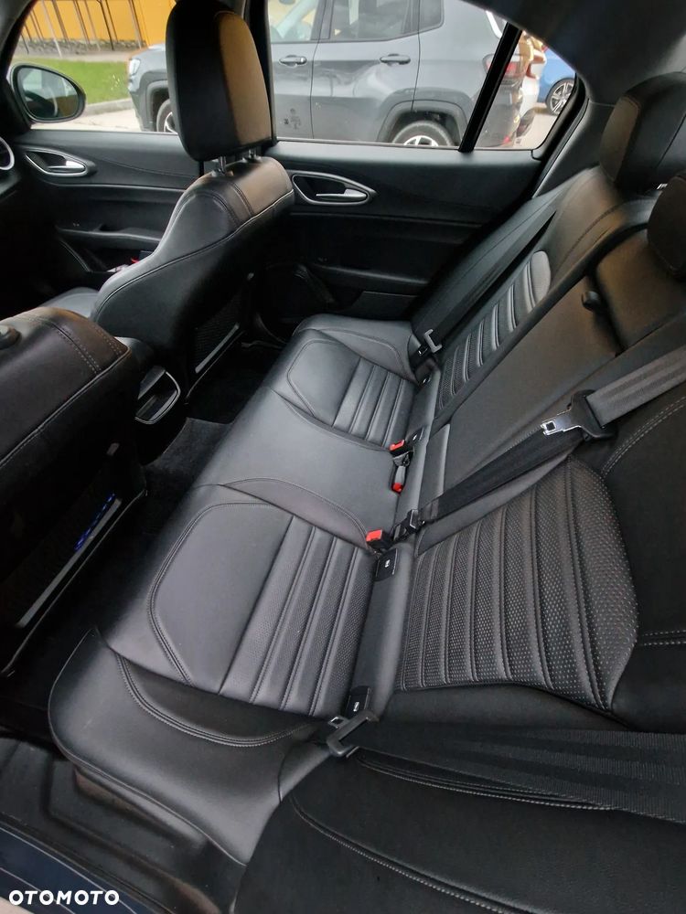 Alfa Romeo Giulia 2.0 Turbo Veloce Q4 - 14