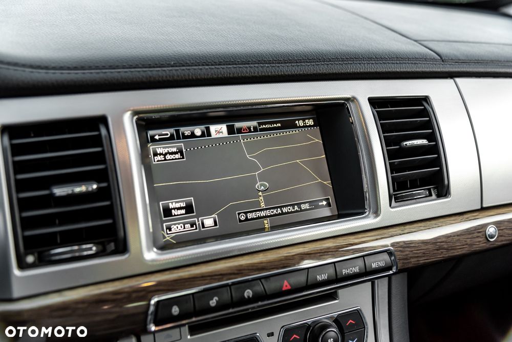 Jaguar XF 2.2 - 33