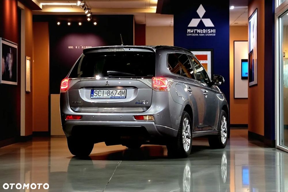Mitsubishi Outlander - 5