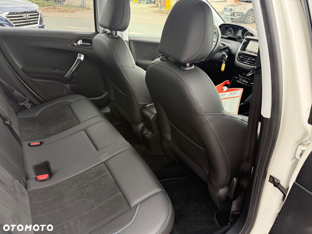 Peugeot 2008 PureTech 110 Stop&Start GT-Line Edition - 12