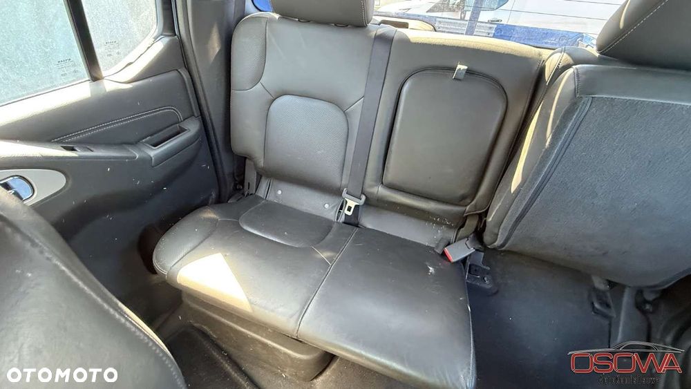Nissan Navara 3.0 D V6 - 9