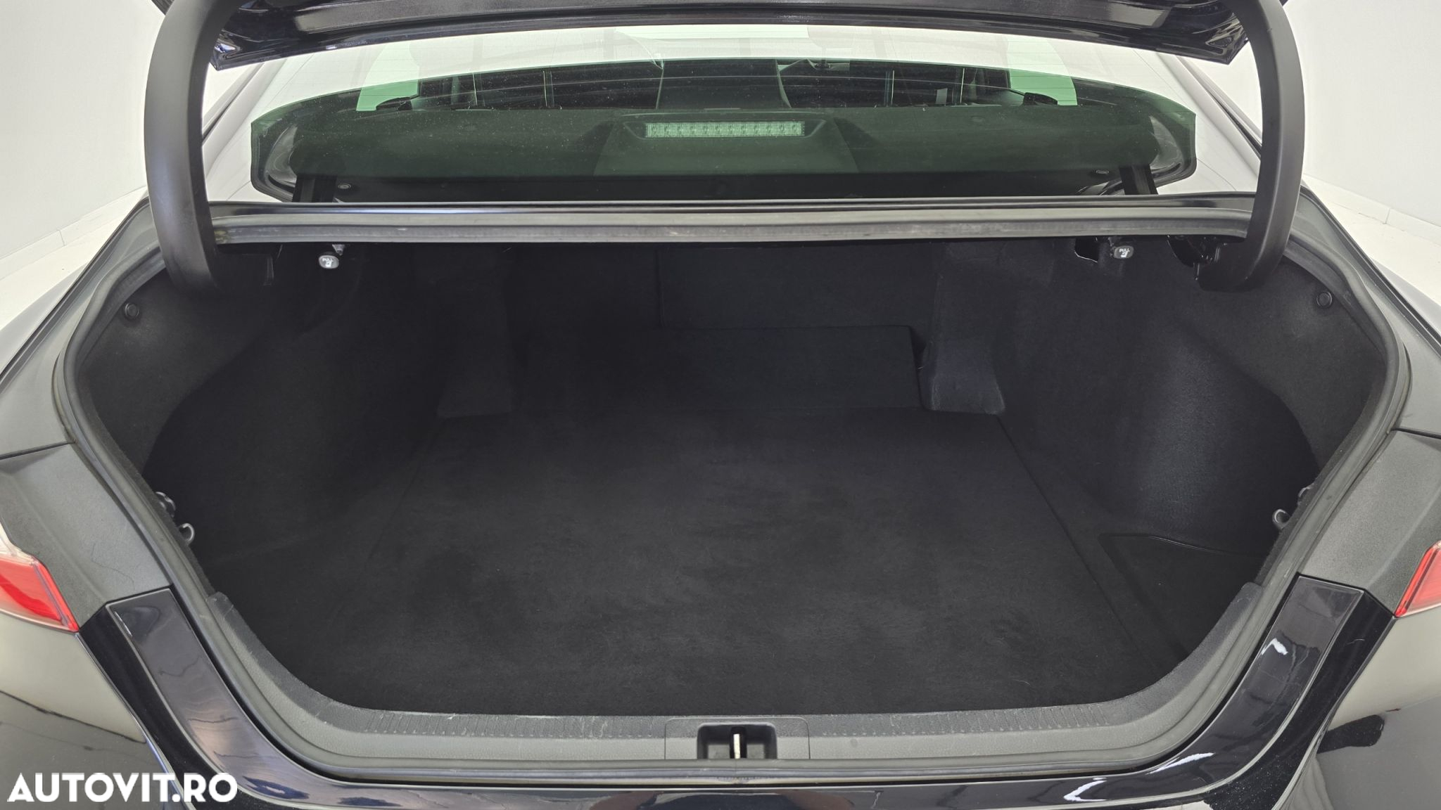 Toyota Camry - 25
