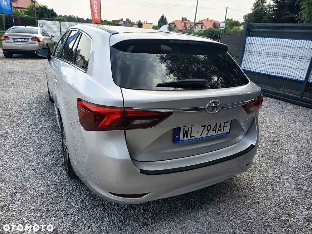 Toyota Avensis 1.8 Premium - 7