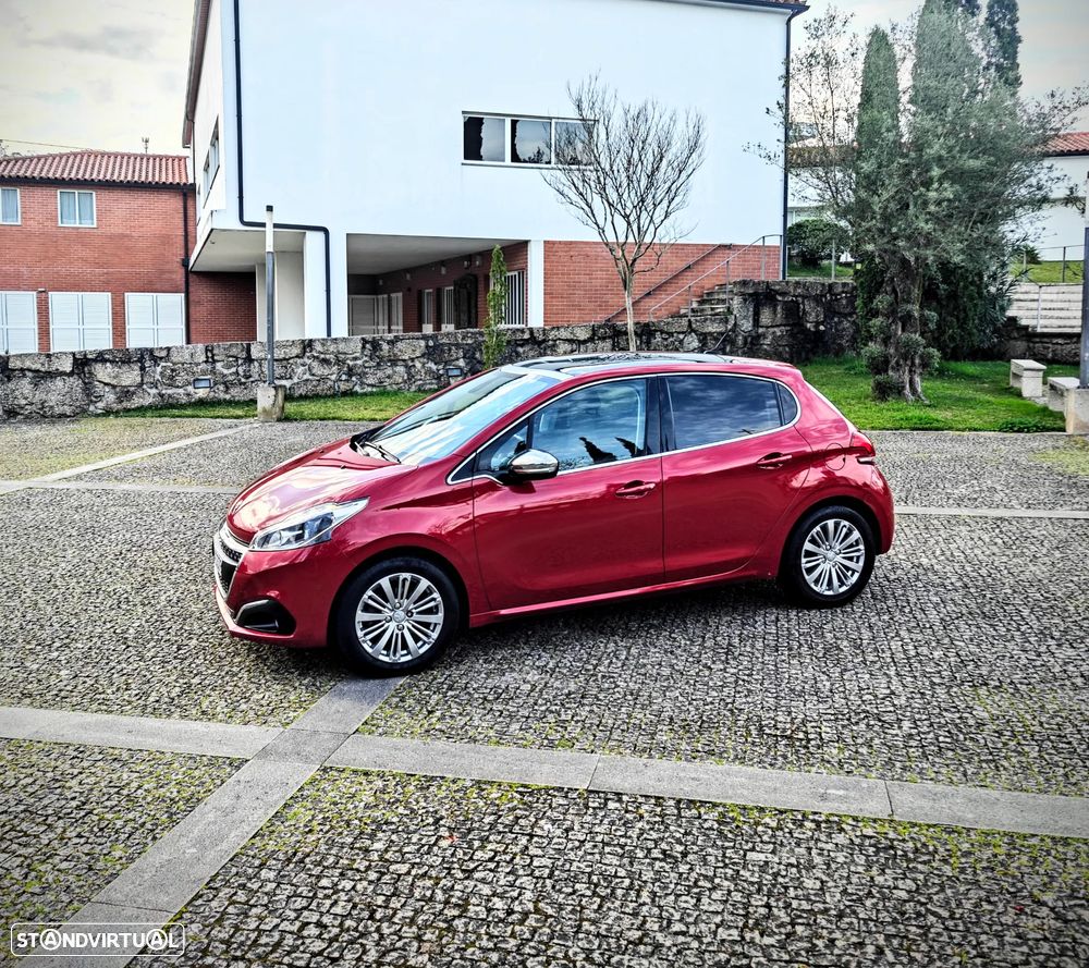 Peugeot 208 1.2 PureTech GT Line - 4