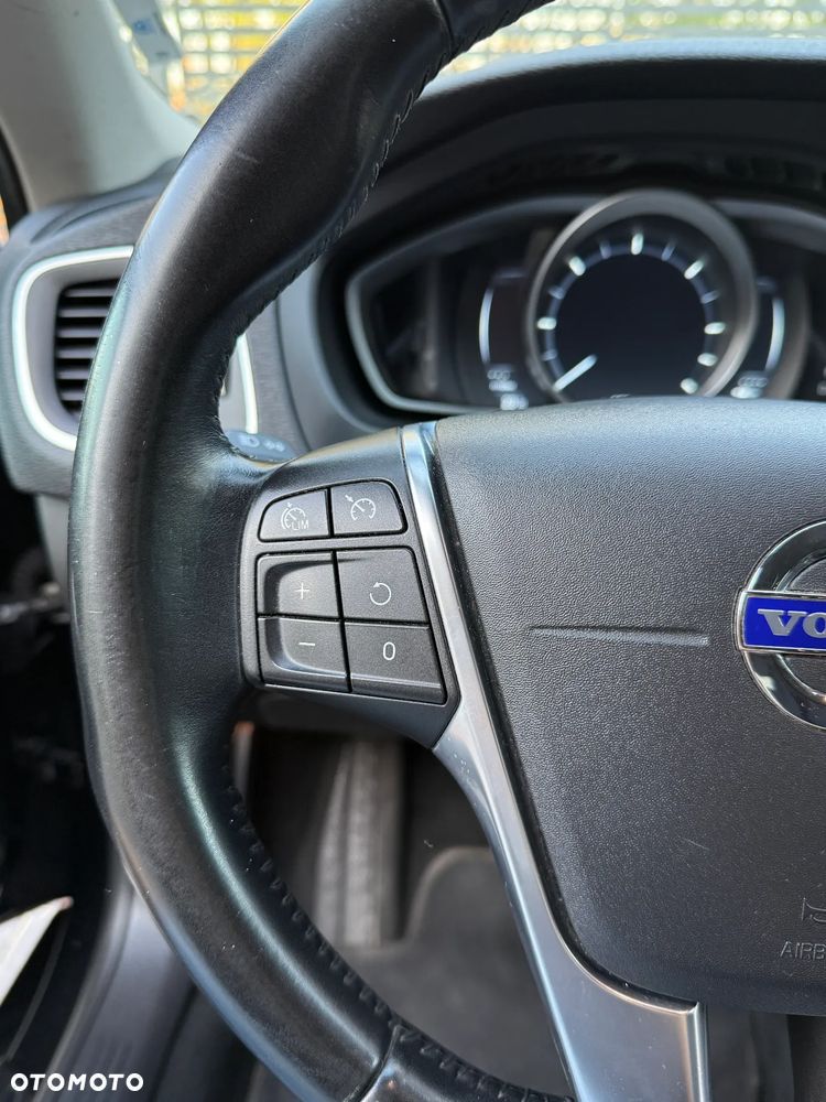 Volvo V40 D3 Momentum - 23