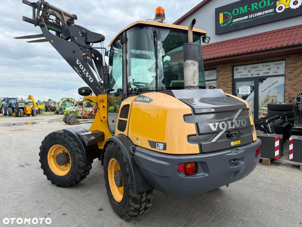 Volvo L 28 F   30  JCB - 9