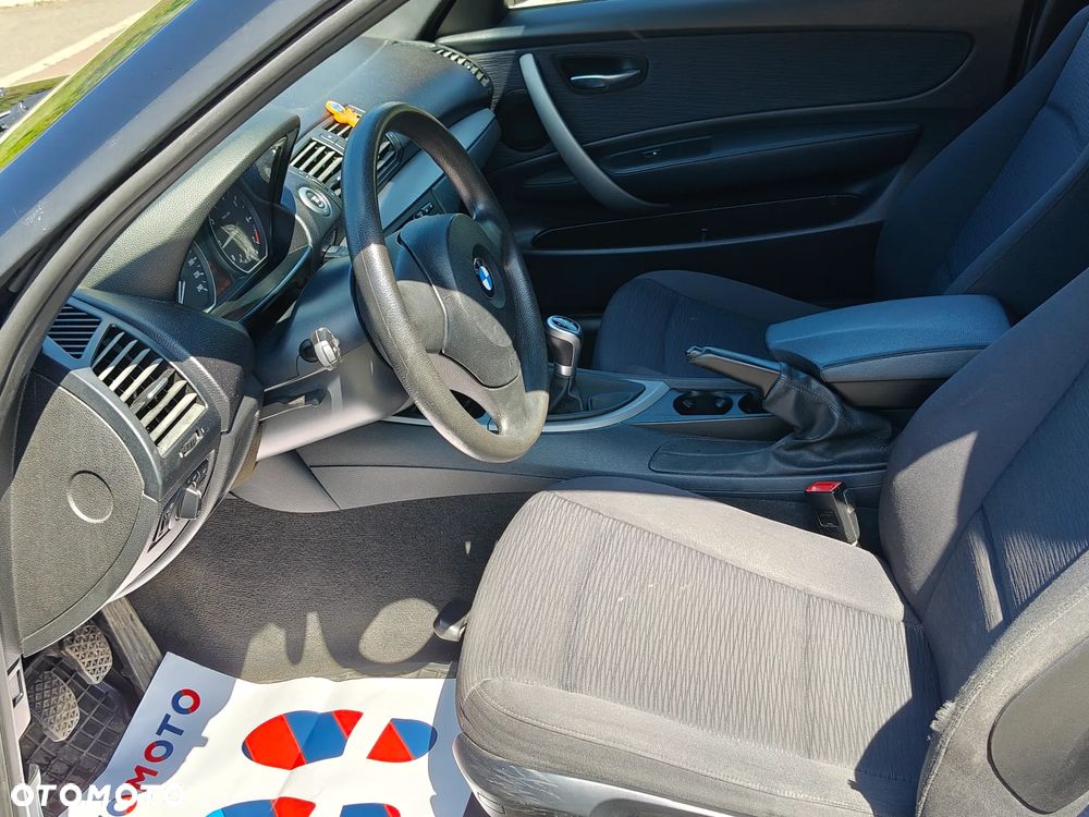 BMW Seria 1 120i - 7