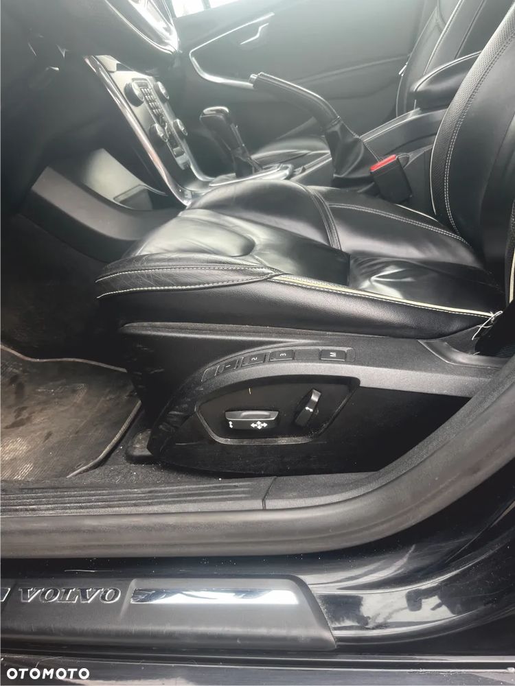 Volvo V40 D4 Drive-E R-Design Momentum - 8