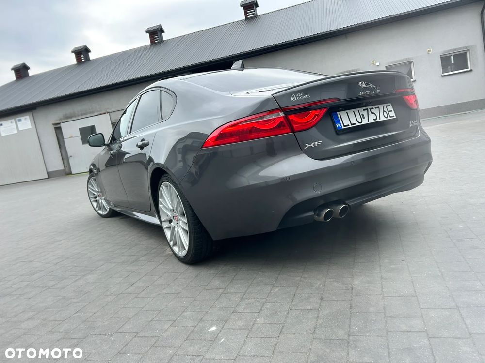 Jaguar XF 20d AWD R-Sport - 9