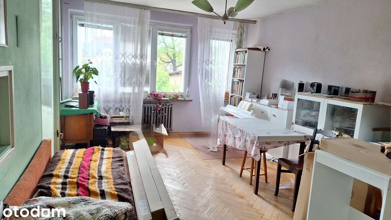 Centrum, 1 piętro, 2 pokoje z balkonem