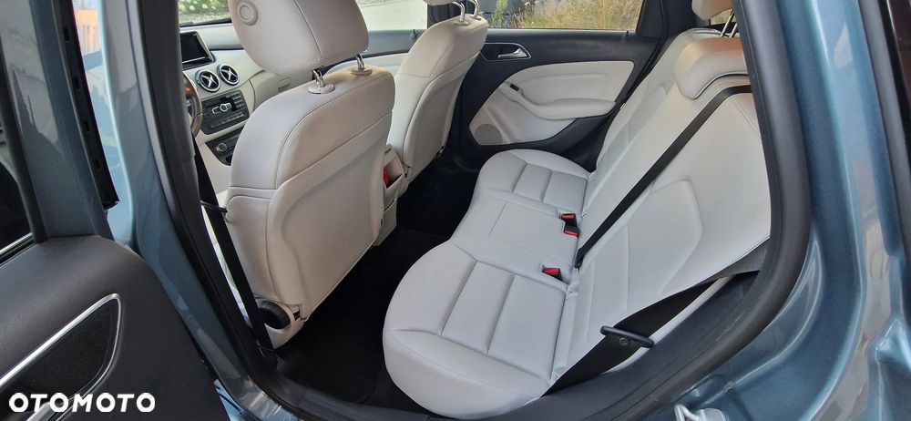 Mercedes-Benz Klasa B 200 7G-DCT - 12