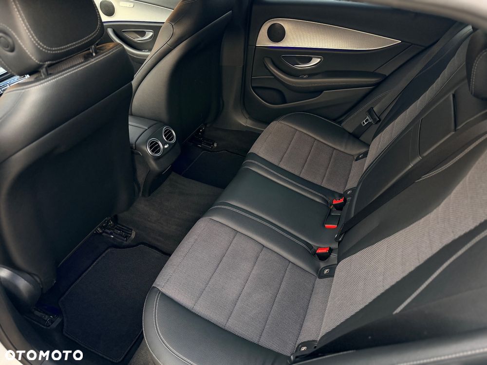 Mercedes-Benz Klasa E - 31